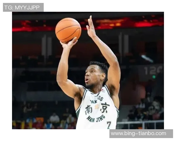 祝铭震19分钟高效表现7中5砍下16分三分球6中4展现出色状态 祝铭震19分钟高效表现7中5砍下16分三分球6中4展现出色状态