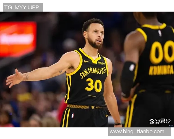 追梦与库里携手共进各展风采共同引领球队的精彩旅程 追梦与库里携手共进各展风采共同引领球队的精彩旅程