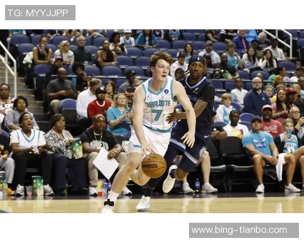 克尼佩尔高效发挥10中7三分5中3助力球队获胜贡献19分7板4助